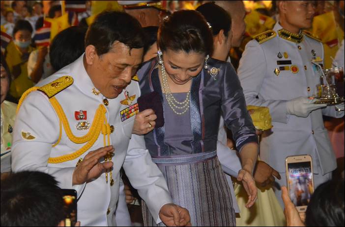 พระบาทสมเด็จพระเจ้าอยู่หัว และสมเด็จพระนางเจ้าฯ พระบรมราชินี เสด็จพระราชดำเนินไปทรงวางศิลาฤกษ์และทรงเปิดอาคารที่ทำการศาลแขวงพระนครศรีอยุธยา