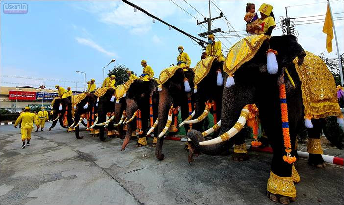 พระบาทสมเด็จพระเจ้าอยู่หัว และสมเด็จพระนางเจ้าฯ พระบรมราชินี เสด็จพระราชดำเนินไปทรงวางศิลาฤกษ์และทรงเปิดอาคารที่ทำการศาลแขวงพระนครศรีอยุธยา