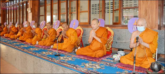 วัดเถรพลายจัดพิธีเจริญพระพุทธมนต์ ในโอกาสวันชาติและวันพ่อแห่งชาติ