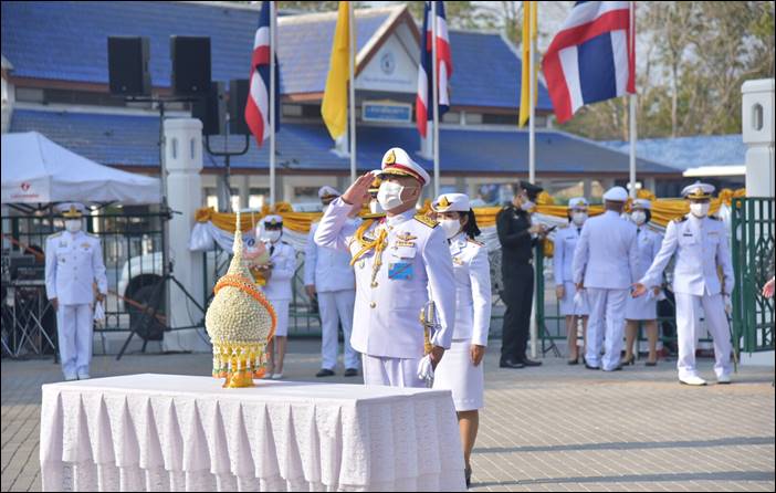 พลอากาศเอก ชลิต พุกผาสุข วางพุ่มดอกไม้ถวายราชสักการะสมเด็จพระนเรศวรมหาราช ที่จังหวัดสุพรรณบุรี