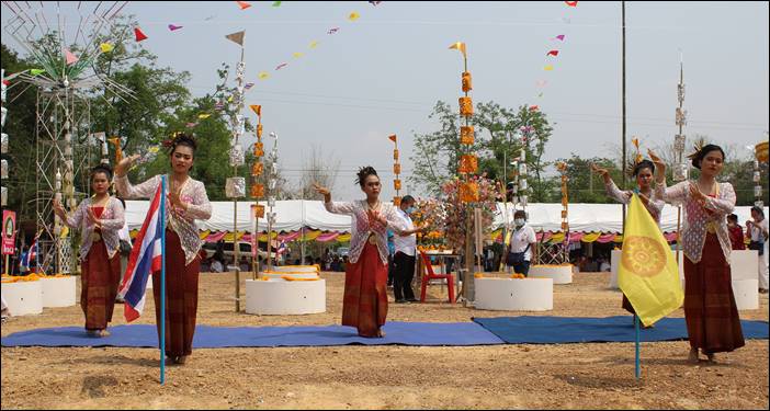 สาธุชนเนื่องแน่นวัด พิธีงานวางศิลาฤกษ์อุโบสถวัดหนองยาว (หลวงพ่อหยกขาว)