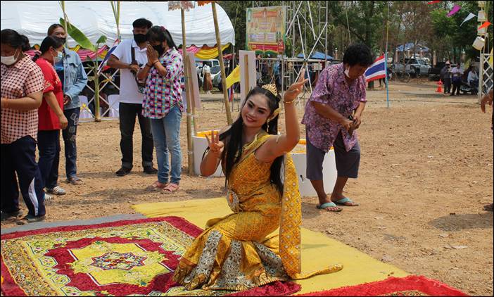 สาธุชนเนื่องแน่นวัด พิธีงานวางศิลาฤกษ์อุโบสถวัดหนองยาว (หลวงพ่อหยกขาว)