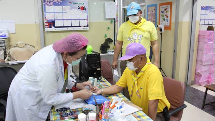 ข้าราชการตำรวจในสังกัดภูธรจังหวัดปทุมธานี พร้อมใจ "ทำความดีด้วยหัวใจ" บริจาคโลหิตเพื่อถวายเป็นพระราชกุศลในหลวง