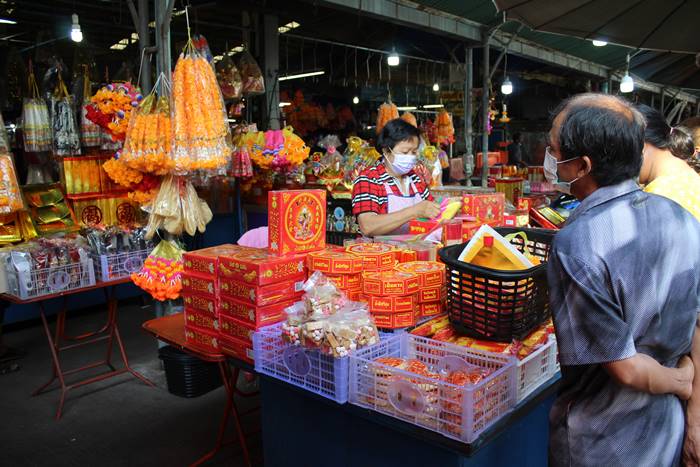 บรรยากาศวันจ่ายสารทจีนตลาดสดด่านช้างคึกคัก ด้านเทศบาลคุมเข้มป้องกันโควิด-19