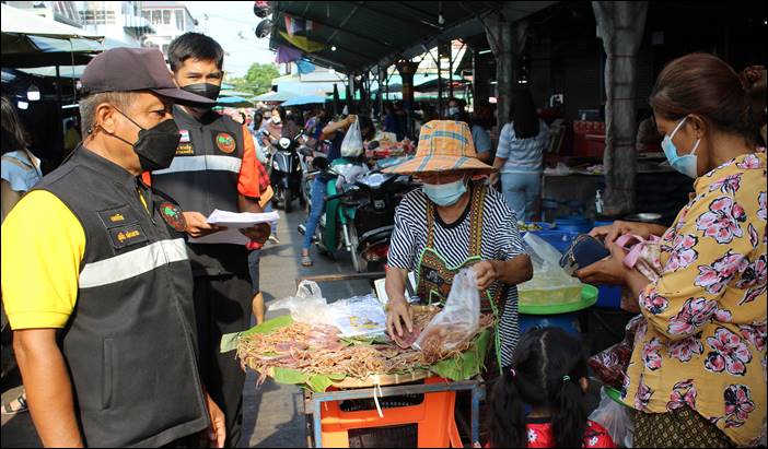 บรรยากาศวันจ่ายสารทจีนตลาดสดด่านช้างคึกคัก ด้านเทศบาลคุมเข้มป้องกันโควิด-19