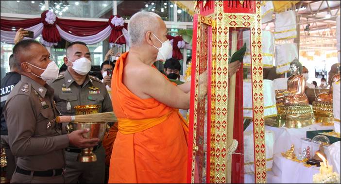 พระเกจิภาวนาจารย์ทั่วไทย นั่งปรกอธิฐานจิต พิธีมหาพุทธาภิเษก หลวงพ่อสำเร็จศักดิ์สิทธิ์ รุ่น "ประวัติศาสตร์ตำรวจ" อ.หนองแค จ.สระบุรี 