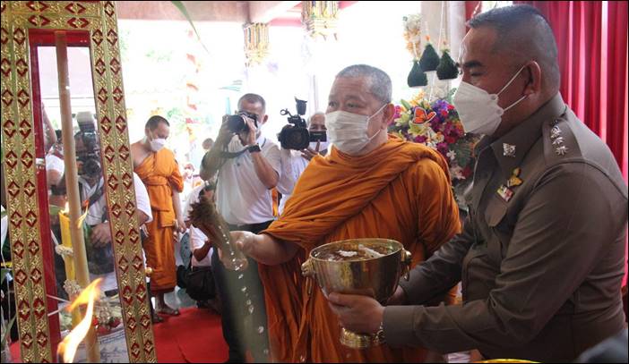 พระเกจิภาวนาจารย์ทั่วไทย นั่งปรกอธิฐานจิต พิธีมหาพุทธาภิเษก หลวงพ่อสำเร็จศักดิ์สิทธิ์ รุ่น "ประวัติศาสตร์ตำรวจ" อ.หนองแค จ.สระบุรี