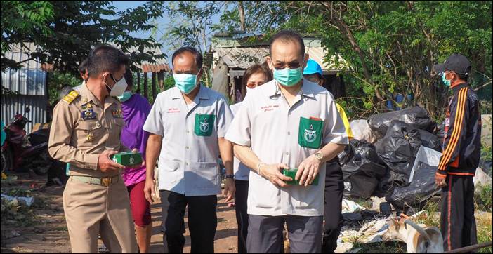 หน่วยแพทย์เคลื่อนที่ พอ.สว.ฉีดวัคซีนเชิงรุกพระราชทานซิโนฟาร์มป้องกันโรค COVID-19 ให้ประชาชนและกลุ่มเปราะบางพื้นที่อำเภอโชคชัย จังหวัดนครราชสีมา 