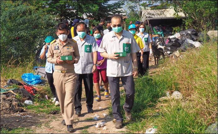 หน่วยแพทย์เคลื่อนที่ พอ.สว.ฉีดวัคซีนเชิงรุกพระราชทานซิโนฟาร์มป้องกันโรค COVID-19 ให้ประชาชนและกลุ่มเปราะบางพื้นที่อำเภอโชคชัย จังหวัดนครราชสีมา 