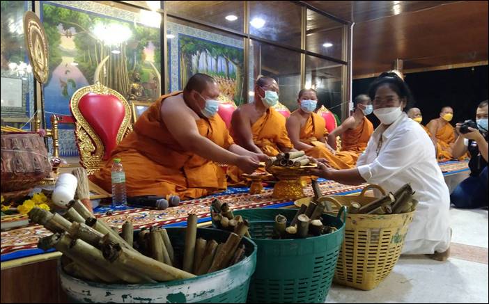 วัดหนองอีเปาะ ด่านช้าง สุพรรณบุรี ส่งท้ายปีเก่า ต้อนรับปีใหม่ สืบสานประเพณีเก่าชาวลาวครั่ง"บุญข้าวหลาม" ปีที่2