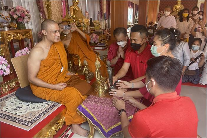 ผู้รับบทเป็นพระพุทธเจ้า เจิมป้ายวัดหงษ์และรับพระพุทธปฏิมาสมบัติประดิษฐานยังประเทศอินเดีย เพื่อยังศรัทธาชาวพุทธของทั้งสองประเทศให้เบ่งบาน