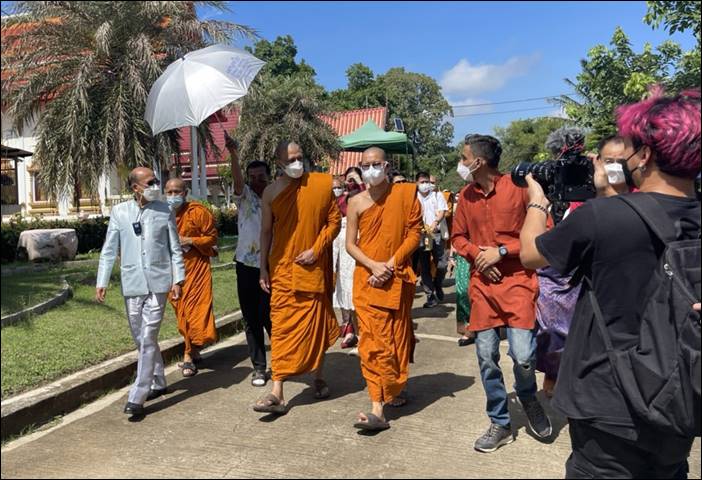 ผู้รับบทเป็นพระพุทธเจ้า เจิมป้ายวัดหงษ์และรับพระพุทธปฏิมาสมบัติประดิษฐานยังประเทศอินเดีย เพื่อยังศรัทธาชาวพุทธของทั้งสองประเทศให้เบ่งบาน