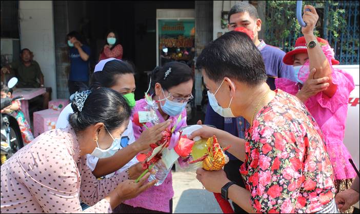 ผวจ.สุพรรณบุรี เปิดงานประเพณีสงกรานต์วิถีใหม่สืบสานวัฒนธรรมไทย ขบวนแห่พระ-สรงน้ำ พระพุทธรูปศักดิ์สิทธิ์อำเภอด่านช้าง