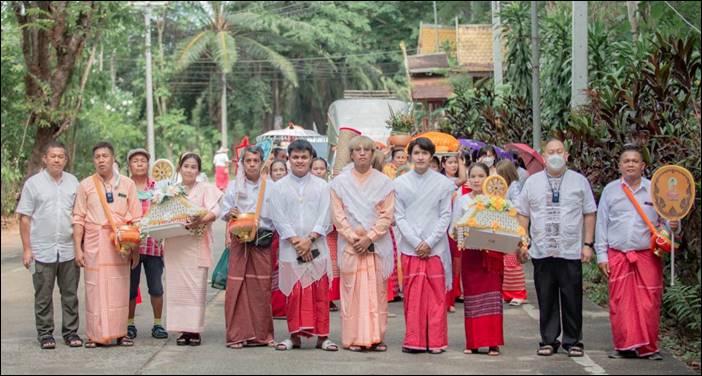 งานบวชพระชายมอญ ครั้งสำคัญของอำเภอสังขละบุรี นายชัยชาญ กล่อมน้อย