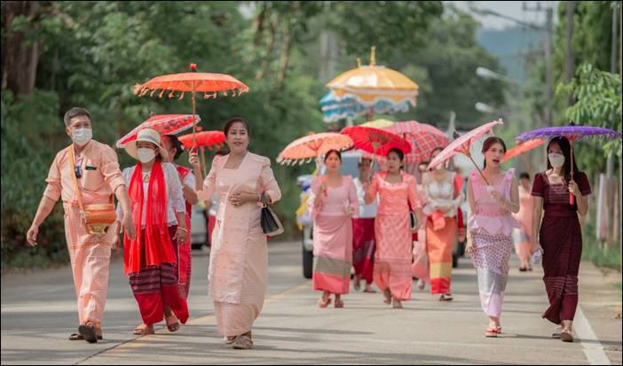 งานบวชพระชายมอญ ครั้งสำคัญของอำเภอสังขละบุรี นายชัยชาญ กล่อมน้อย