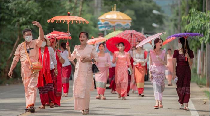 งานบวชพระชายมอญ ครั้งสำคัญของอำเภอสังขละบุรี นายชัยชาญ กล่อมน้อย