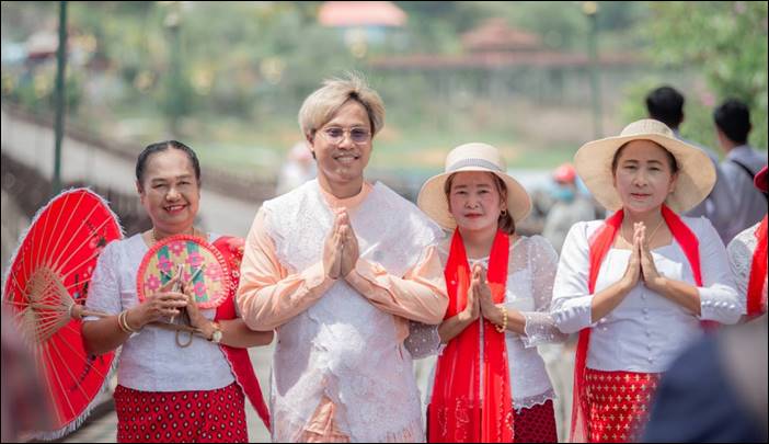 งานบวชพระชายมอญ ครั้งสำคัญของอำเภอสังขละบุรี นายชัยชาญ กล่อมน้อย