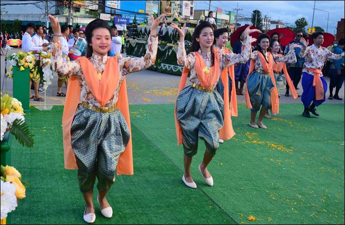 "อลังการ" พิธีเปิดงานประเพณี"สารทไทย-กล้วยไข่ และของดีเมืองกำแพงเพชร" ประจำปี2565