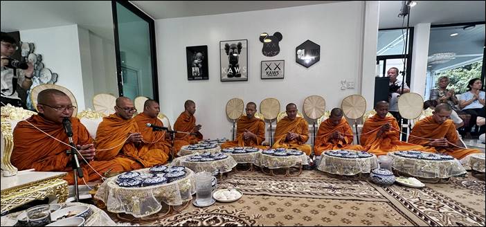 งานมงคลทำบุญขึ้นบ้านใหม่ น.ส.ณัฐมล นิวัฒนากูล บุตรสาว บรรณาธิการ นสพ.ประชาไทนิวส์ออนไลน์ 